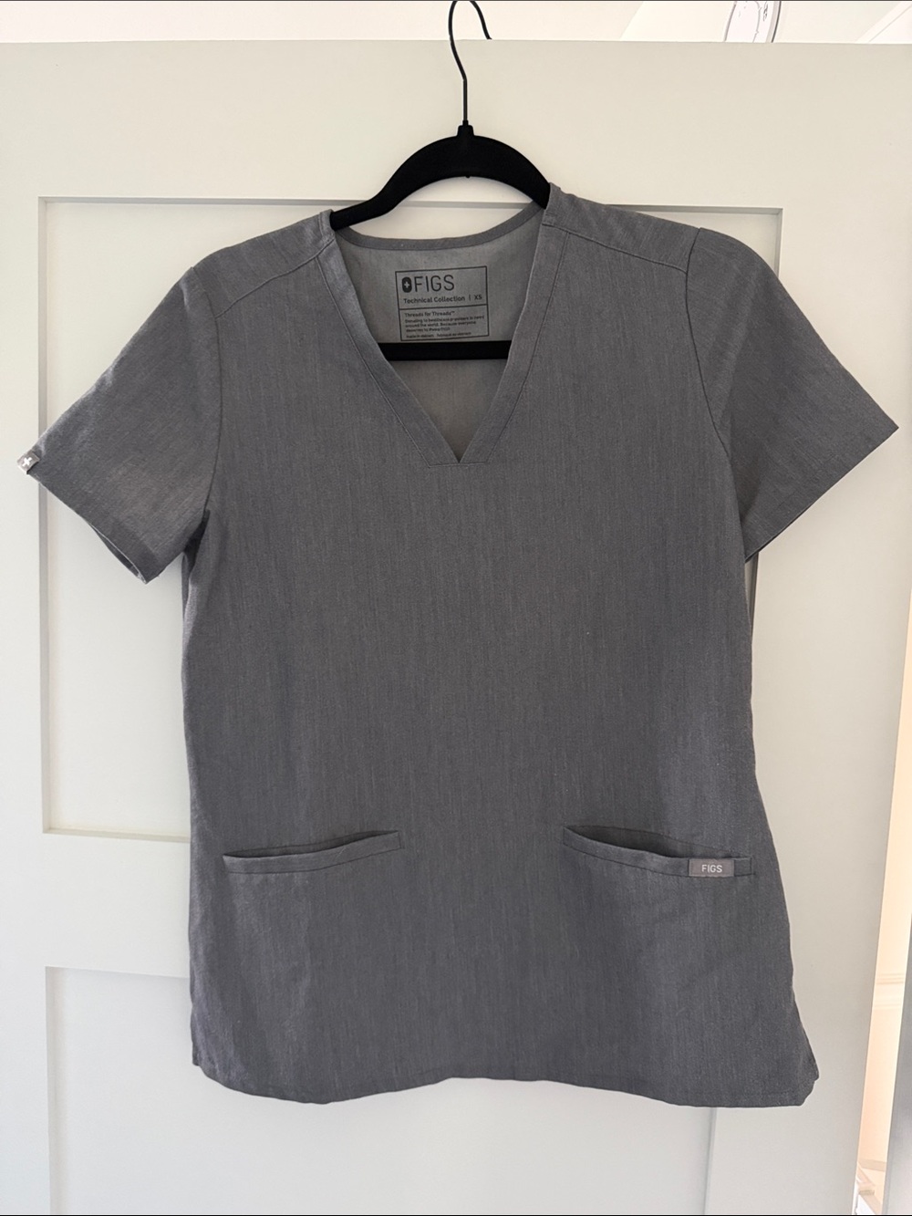 FIGS Gray XS Scrub Top Great Condition